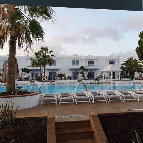 深入了解位于科拉莱霍中心地带的Arena Beach酒店,这家全包式酒店为情侣与家庭提供优质住宿、丰富服务以及便利的地理位置,助您畅享富埃特文图拉岛的美丽海岸与自然景观。
