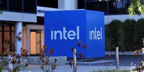 围绕英特尔传出寻求苹果投资的报道展开深度分析,解读消息对英特尔股价、苹果战略、半导体生态与投资者情绪的多重影响,并探讨可能的合作模式与潜在风险
