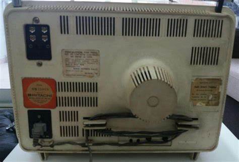 通过巧妙的硬件改造和软件优化,将一台老旧电视升级为现代高清播放设备,打造别具一格的复古娱乐体验,兼具实用性和情感价值。步步详解改装过程,实现老电视焕发新生。
