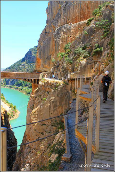 深入了解位于西班牙马拉加省的Caminito del Rey,这条拥有惊险风景和丰富历史的徒步路线,带你领略壮丽的自然景观和独特的文化底蕴。无论是户外爱好者还是历史文化探寻者,Caminito del Rey都是不可错过的绝佳选择。
