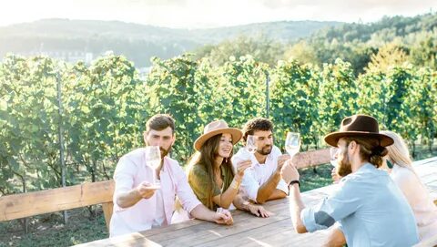 Anora集团作为北欧领先的葡萄酒和烈酒制造商,近期因市场变化与战略调整,宣布新一轮裁员计划,影响公司运营及行业动态。本文深入探讨Anora裁员背景、影响及未来发展趋势。
