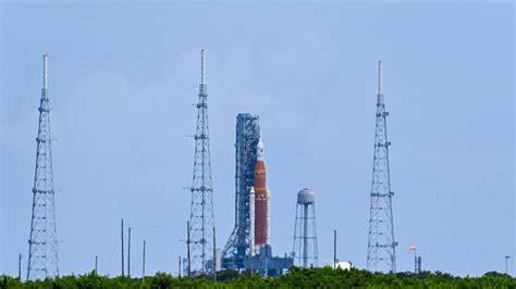 深入解析美国航天局NASA的最新发展,涵盖国际空间站医疗事件、新月球计划及火星探测进展,展望未来空间探索的创新与挑战。
