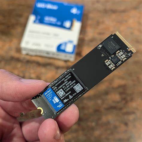 深入探讨WD Blue SN5000 NVMe PCIe Gen4 SSD的性能优势与技术特点,揭示它在专业创意工作和高效存储领域的关键价值,助力用户提升工作效率与体验。
