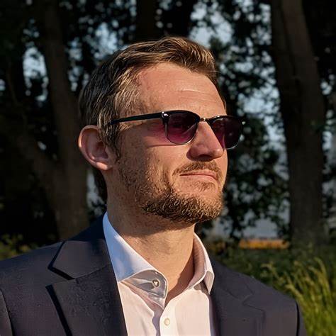 本文详细探讨了HTMX与Mesh框架在现代Web开发中的应用与差异,介绍了作者从HTMX迁移到Mesh的全过程,解析了组件化服务端渲染(SSR)和前端水合技术的优势,并探讨了实时协作与模块化开发的新趋势。
