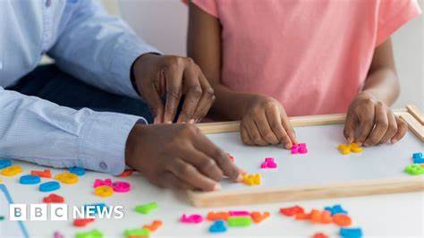 近期,知名幼儿园连锁机构发生重大数据泄露事件,数千名儿童的姓名、照片及住址等敏感信息被黑客窃取,揭示了儿童隐私保护在数字时代面临的巨大风险及安全漏洞。本文深入解析事件背景、黑客手段及其带来的影响,呼吁社会各界加强儿童数据安全防护。
