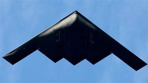 在犹太历23西弥安这一天,前美国总统特朗普考虑对伊朗福尔多地下核设施发起B-2轰炸机空袭,此举不仅充满历史象征意义,也彰显当前国际局势的紧张动向,探讨其背后的战略考量、核威胁评估及未来可能的地区安全影响。
