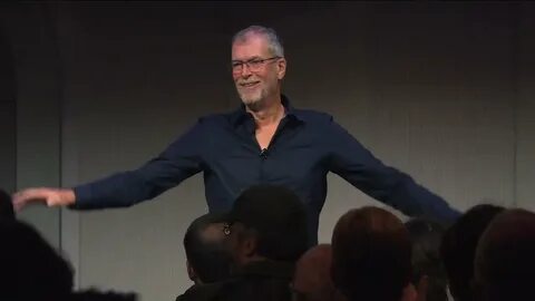 Ton Roosendaal作为开源3D软件Blender的灵魂人物,宣布将于2026年1月1日卸任Blender基金会主席及CEO一职,新领导团队将带领Blender迈向未来发展新纪元。此次领导层变动标志着Blender进入多元领导协作时代,推动软件在专业影视制作和数字创意产业中的持续创新与壮大。
