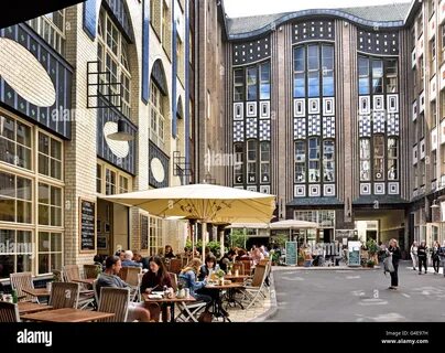 深入解析赫费区(Bezirk Höfe)的开放岗位信息、工作环境以及员工福利,助力求职者全面了解该地区的就业优势与发展潜力,助您在瑞士职场中脱颖而出。
