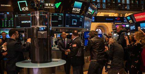 分析Cboe Global Markets股价接近历史高点的技术形态与基本面数据,解读相对强弱评级、收益增长、成交量信号及潜在风险,为关注交易所类股的投资者提供可操作的观察要点与情景分析。
