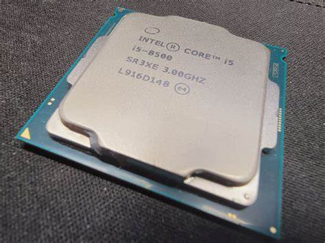 回顾 Proxmox 9 中 AppArmor 升级对无特权 LXC 容器下 Intel QuickSync 监控的影响,分析技术细节、可行变通方案、安全代价与实用建议,帮助家庭服务器与小型部署做出权衡
