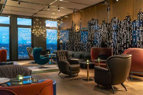 探寻Motel One Berlin-Alexanderplatz的设计灵感、地理优势、客房与服务体验、周边景点与出行便利,并提供实用预订与入住建议,帮助旅行者在柏林实现舒适且高性价比的住宿选择
