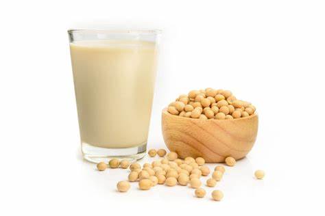 在美中高层通话之后,大豆市场未见明显回暖,期货价格延续跌势,现货价格同样走低。多方和空方力量此消彼长,市场情绪谨慎。本文深入分析近期大豆价格波动的背景、市场动态、贸易影响及未来走势展望,为大豆产业相关人士及投资者提供重要参考。
