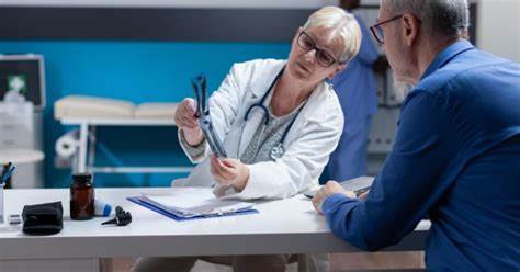 联合健康宣布在109个县退出Medicare Advantage:影响、原因与应对指南
