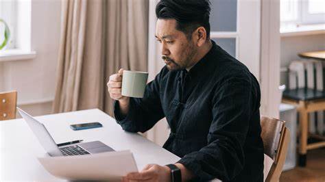 了解为什么百万富翁客户避开自动扣款,他们如何通过手动管理特定账单来避免财务风险,提升资金流动性和保障资金安全。本文深入解析三种不宜设为自动扣款的账单类型,帮助您实现更聪明的财务管理。
