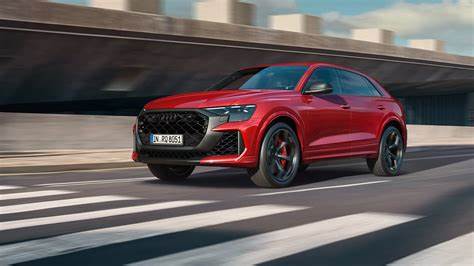 深入解析奥迪品牌在波兰市场的车型布局与技术优势,探讨其电动化进程、混合动力技术及智能化设计,展现品牌如何通过创新科技赢得市场和消费者青睐。
