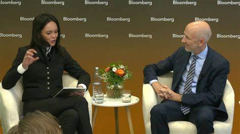 欧洲央行执行董事科赫尔指出当前通胀风险处于平衡状态,反映出欧元区经济正进入一个复杂且多变的阶段。随着全球经济环境不断演变,政策制定者需审慎应对潜在的通胀波动,推动稳健且可持续的经济复苏进程。本文深入探讨科赫尔观点背后的经济背景、影响因素及未来展望,帮助读者全面理解欧元区通胀形势与货币政策走向。
