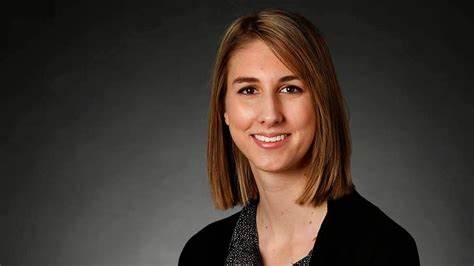 探讨特朗普对美联储降息政策的看法,分析降息对美国经济的潜在影响及相关利弊,详细解读当前经济形势下央行政策调整的合理性与挑战。
