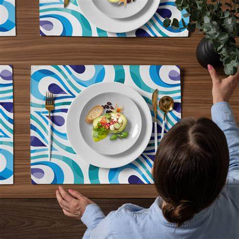 深入解析中世纪北美餐厅餐垫的起源、设计风格及其在当代怀旧潮流中的影响,展现餐垫背后的历史故事与文化价值。
