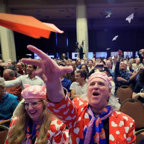 2025年异想天开诺贝尔奖(Ig Nobel Prizes)揭晓,这一年度奖项以鼓励那些初看荒诞却寓意深刻的科学研究而闻名。多领域的独特研究成果不仅带来了欢乐,更引发了对科学本质和生活创新的深刻思考。本文深入解析各大奖项项目,展示科学的趣味与智慧交汇。
