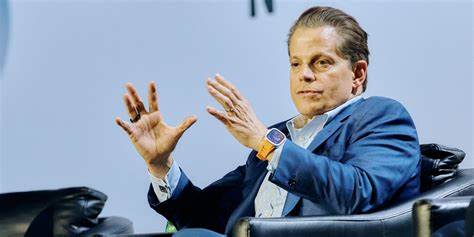 由著名金融人士安东尼·斯卡拉穆奇支持的加密货币国库管理公司正式启动,宣布其雄心勃勃的5.5亿美元筹资计划。这一举措标志着加密货币和传统金融的深度融合,推动数字资产管理迈向更高水平。
