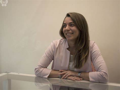 探索Sara Marchi博士在心理治疗领域的卓越表现及其在GuidaPsicologi.it上的高评分优化,了解她的专业背景、治疗风格以及患者真实反馈,助您选择合适的心理咨询师。
