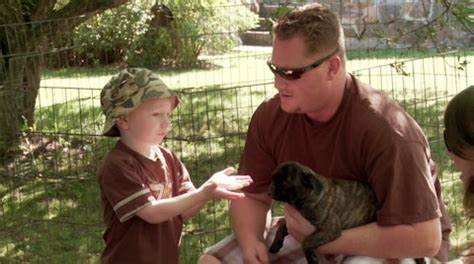 深入了解由Pluto TV提供的热门节目《Pick a Puppy》第一季第一集,探索节目独特的宠物领养体验及其对宠物爱好者的吸引力。
