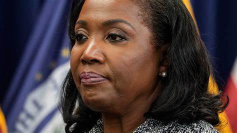 最高法院允许联邦储备理事丽莎·库克在2026年1月口头辩论前继续留任,本文从法律背景、政治博弈、货币政策影响与市场反应等角度,全面解析此案可能带来的短期与长期后果,并指出未来关注的关键节点。
