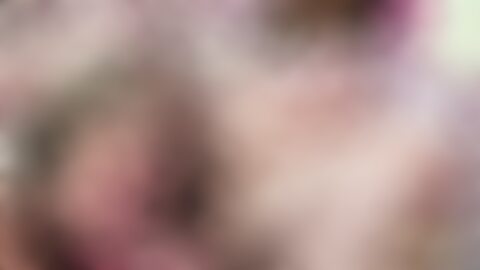 深入解析成熟与年轻女同性恋题材在成人视频网站中的表现与魅力,探讨这种独特题材如何满足不同观众的需求以及背后的文化与市场意义。文中细致介绍该类型影片的内容特点、受众群体和发展趋势,为理解现代成人影视市场提供全面视角。
