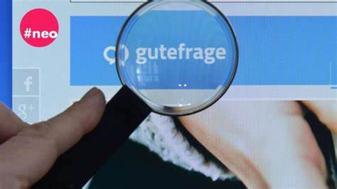 互联网作为现代社会的重要信息来源,给人们提供了丰富的生活建议和解决方案。但这些建议的背后隐藏着怎样的机制与真实面貌?本文深入剖析网络建议平台的运作方式、用户行为及其带来的影响,帮助读者理性看待网络上的各种意见与信息。
