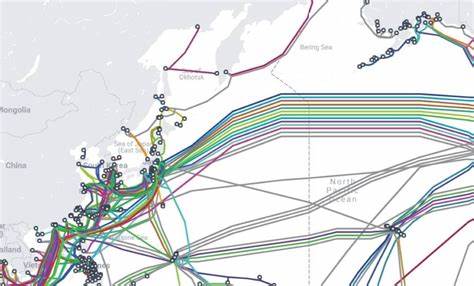 日本政府着手调查国内海底光缆安装及维护企业是否从中国采购关键零部件,此举旨在强化国家经济安全,应对地缘政治风险和通信基础设施潜在威胁。新政策背景下,日本与亚太地区的通信安全格局正面临深刻变化。
