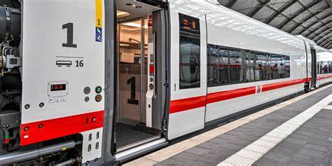 了解德国铁路(Deutsche Bahn)车票的灵活性政策,掌握不同票种的特点以及使用限制,深度解析德国高铁及区域列车中票务的实际操作和影响,帮助旅客更好地规划德国境内的火车旅行。
