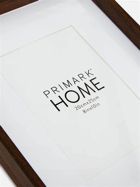 深入了解Primark自然风格30×40厘米相框的设计特点、使用场景及其如何提升家居装饰氛围,助您打造独特温馨的生活空间。
