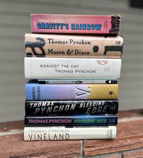 概述托马斯·品钦主要小说的主题、风格与阅读策略,帮助读者选择入门路径、理解常见意象与叙述手法,并提供如何阅读这些复杂作品的实用建议与背景导览
