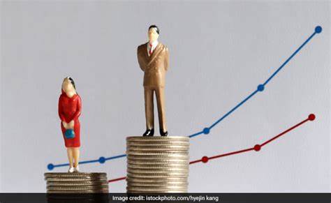 随着美国生育率下降,母亲在职场中的工资劣势有所缓解。本篇从数据与机制出发,解析生育变化如何影响性别薪酬差距,并讨论政策与企业实践如何在未来推动更公平的薪酬环境。
