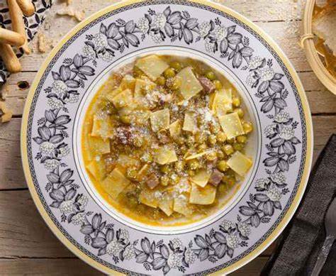 探索Brodo di Manzo牛肉高汤的独特风味与传统制作方法,了解其在意大利烹饪中的重要地位,掌握实用的制作技巧,提升家庭料理品质。
