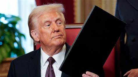 特朗普向顶尖大学提出资助换保守思想:学术自由与联邦资助的博弈
