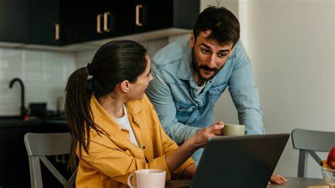 揭秘六种低调却极具智慧的财富增长方法,帮助你在年底之前稳健提升资产,实现财务自由。内容涵盖高收益储蓄、房地产投资信托、资产多样化等实用金融策略,适合希望有效理财的读者参考实践。
