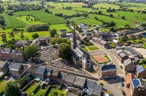 深入解析位于比利时东部夏尔诺赫(Charneux, Herve)Rossenfosse 493的房产信息、地块与周边配套,结合市场要点与投资建议,为买家、卖家与投资者提供可操作的估价思路与决策参考
