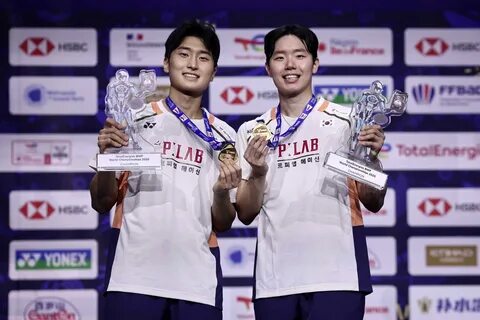 韩国羽毛球选手徐承宰和金元昊因伤退出印度羽毛球公开赛,本文深入分析此次退赛对赛事的影响,探讨两位选手的伤病情况及未来复出计划,并结合羽毛球赛事动态,为读者提供全面的赛事观察与行业洞察。
