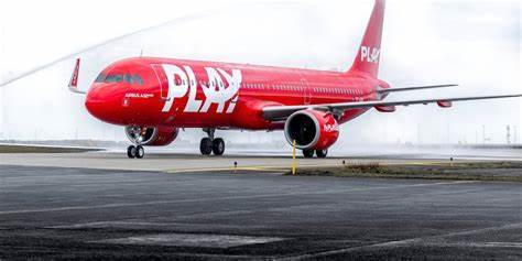 一家曾被寄予厚望的冰岛低成本航空宣布停运,导致数千旅客被迫滞留,带来了航班取消、行程混乱和赔偿争议等连锁反应。解读事件背景、可能原因、乘客可行的补救步骤以及对冰岛航空业和旅游的长远影响。
