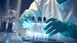 随着生物科技行业融资环境的改善,金融服务公司Jefferies对Fortrea Holdings的未来持乐观态度,提升其股票目标价格。这反映了Fortrea在合同研究组织领域的稳健表现和2025年财务预期的上调,揭示了企业发展和行业趋势的积极信号。
