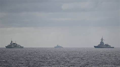 随着澳大利亚和加拿大军舰近期穿越台湾海峡,地区安全局势再次成为全球关注焦点。本文深入解析此次事件的背景、各方反应及其对亚太地区安全稳定的潜在影响。
