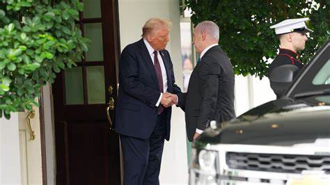 全面梳理特朗普提出的加沙20点和平计划的核心内容、关键条款与潜在风险,评估执行难点、国际与地区反应以及对加沙重建与巴以未来格局的可能影响,提供建设性视角以帮助读者理解该计划的现实意义
