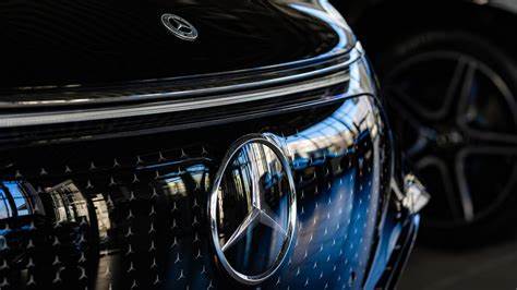 围绕梅赛德斯-奔驰计划入股Qianli的报道,解读交易背景、技术与市场意义、吉利的中间作用以及对中国智能驾驶生态和国外车企本地化战略的影响与潜在风险
