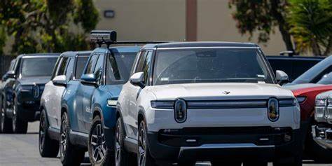 本文深入分析了电动汽车制造商Rivian近期召回事件的背景、原因及其对公司股价的冲击,同时探讨了现代汽车召回在技术和市场层面的意义,帮助读者全面理解这一行业动态。
