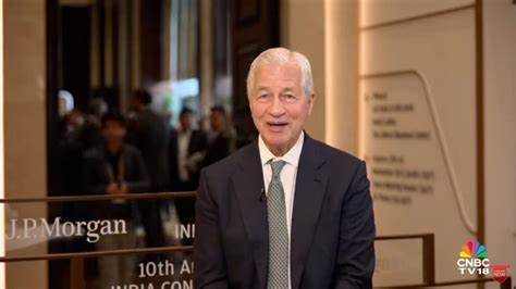 本文深入探讨摩根大通首席执行官杰米·戴蒙关于持续通胀可能阻碍美联储进一步降息的看法,以及他对稳定币对传统银行体系影响的独到见解。围绕当前经济压力和货币政策分歧,分析其对未来金融市场趋势的潜在影响。
