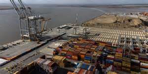 解析关税调整对港口与物流产业链的影响,揭秘港口如何通过布局基础设施、数字化和绿色转型把挑战化为商业与区域合作的新机遇,提供可操作的策略与前瞻性建议
