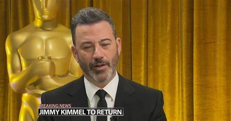 ABC电视台在经过深思熟虑的内部讨论后,决定结束对知名脱口秀主持人吉米·基梅尔的停播决定,他的《吉米·基梅尔直播秀》将于周二重新回归荧屏。此次事件因基梅尔涉及保守派活动家查理·柯克遭遇暗杀事件的评论引发广泛争议和激烈舆论反响。本文详细解析了事件的来龙去脉、各方反应以及对美国媒体生态和言论自由的影响。
