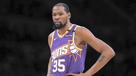 详细剖析凯文·杜兰特交易至休斯顿火箭后,与球队核心阿尔佩伦·申京的交流与合作前景,探讨杜兰特对火箭的影响及未来球队的竞争力潜力。
