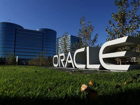 美国政府与甲骨文公司达成重要协议,确保TikTok美国用户数据安全,推动数据本土化存储与算法重塑,增强网络安全防护能力,助力美国科技经济发展。
